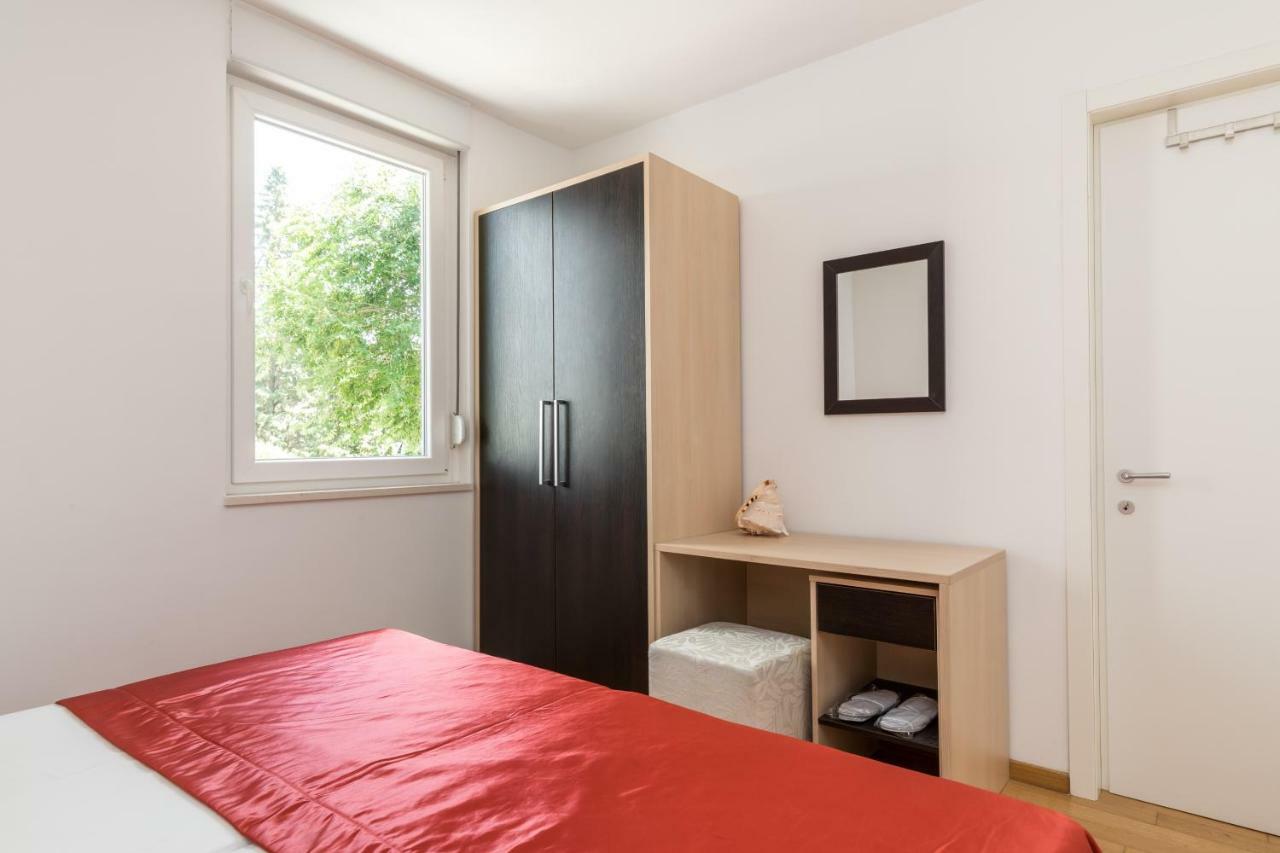 Apartment Marcela With Private Parking Split Exteriör bild