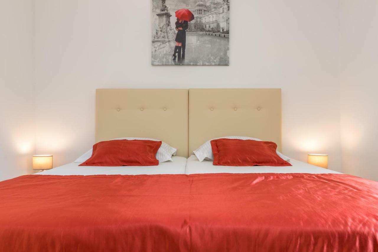 Apartment Marcela With Private Parking Split Exteriör bild